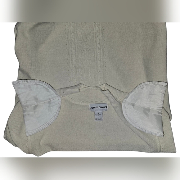 Alfred Dunner Wonens Vintage Pointelle Beaded High Neck Knit Sweater Top Sz M - Picture 2 of 13